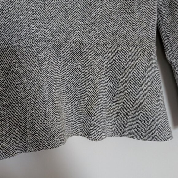 ANN TAYLOR Grey V-Neck Flared Hem Sweater Women's Size M - Picture 3 of 4